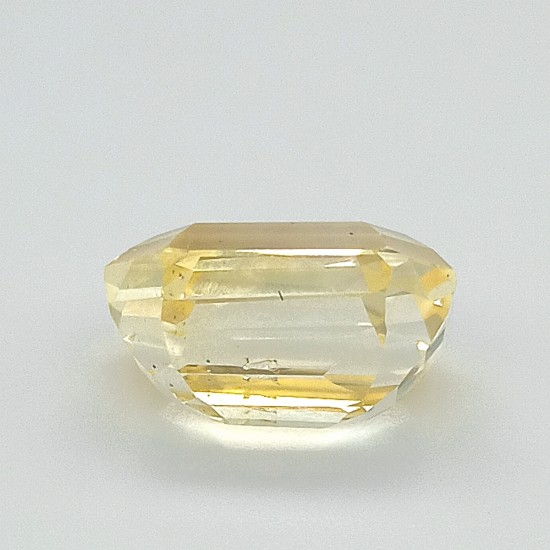 Yellow Sapphire (Pukhraj) 8.56 Ct Good Quality Yellow Sapphire (Pukhraj) 8.56 Ct Good Quality